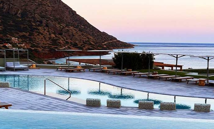 Image 1: ✈ ALBANIE | Vlore - Cayo Exclusive Hotel 4* - Bord de mer