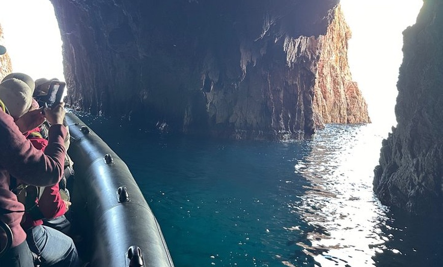 Image 13: excursion demi-journée /snorkeling calanques de piana-capo rosso