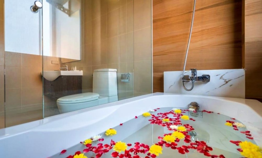 Image 190: ✈ POŁUDNIOWA TAJLANDIA | Phuket - The Thames Pool Access Resort 4* ...