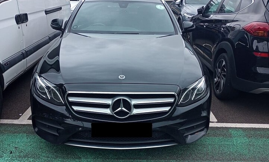 Image 5: One Way Taxi Transfer from Heathrow Airport to Southampton Port