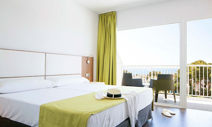 Image 3: ✈ MINORQUE | Cala Blanca - Globales Cala Blanca 4*, 3 nuit - Tout i...