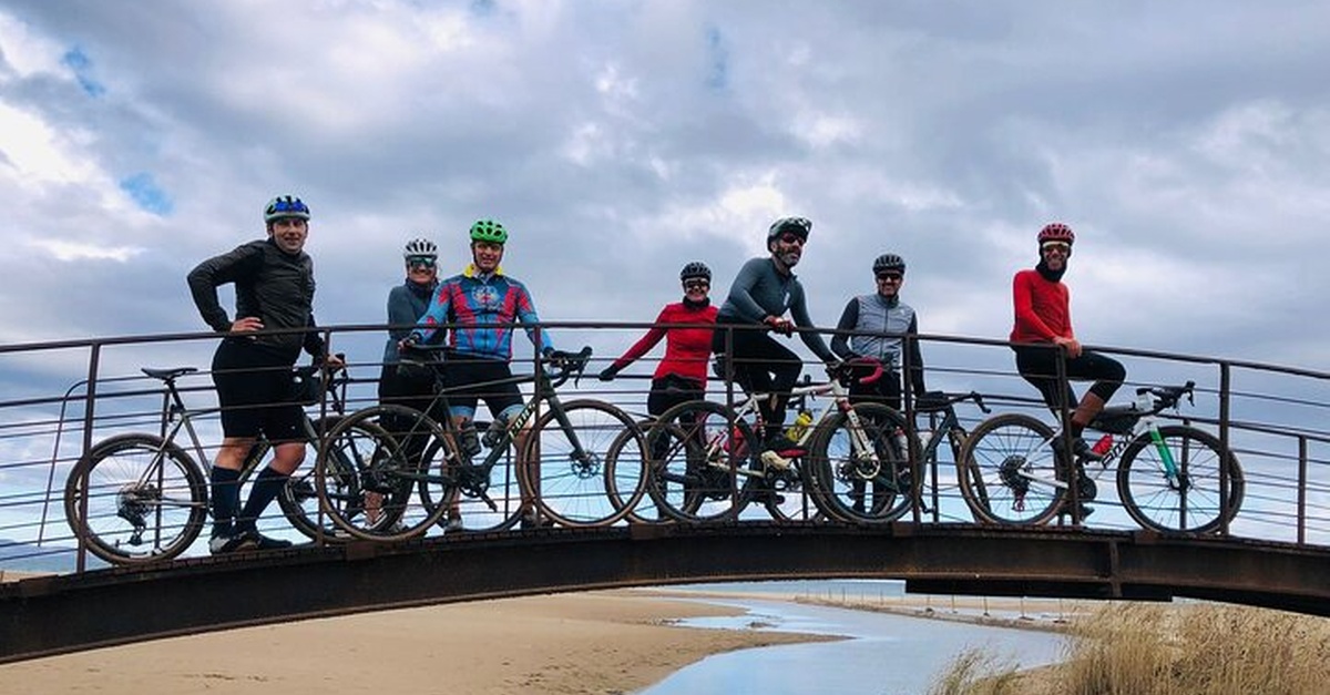 Experiencia de ciclismo gravel Empordà 360º en Girona