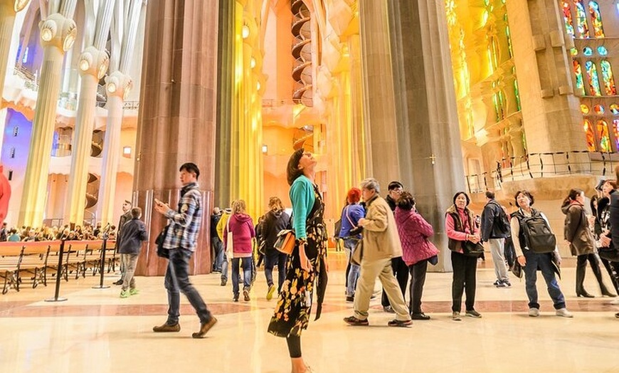 Image 5: Visita guiada al Monasterio de Montserrat y Sagrada Familia