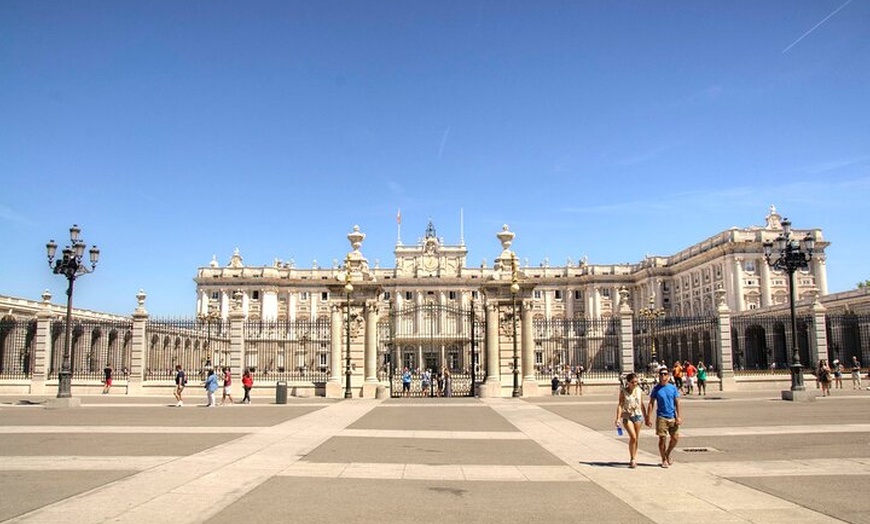 Image 2: Descubre el Palacio Real de Madrid con Entrada