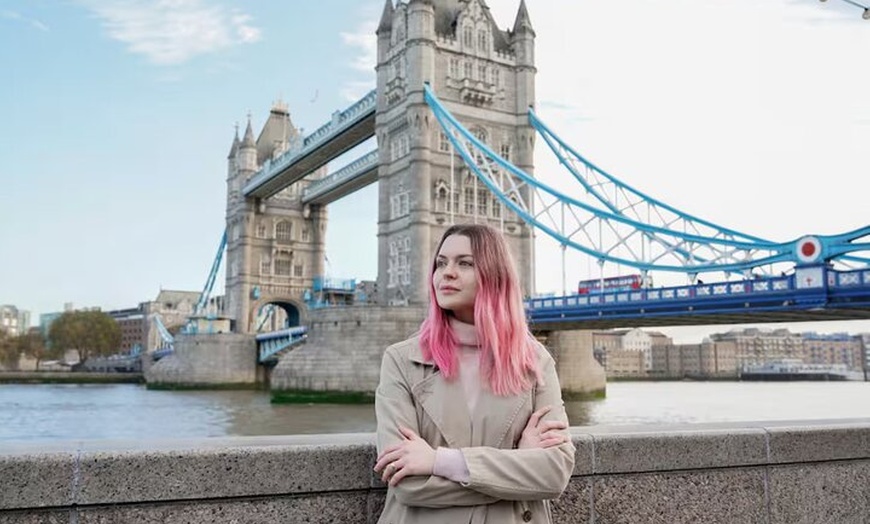 Image 12: 90-min London Landmarks & Hidden Gems Photoshoot