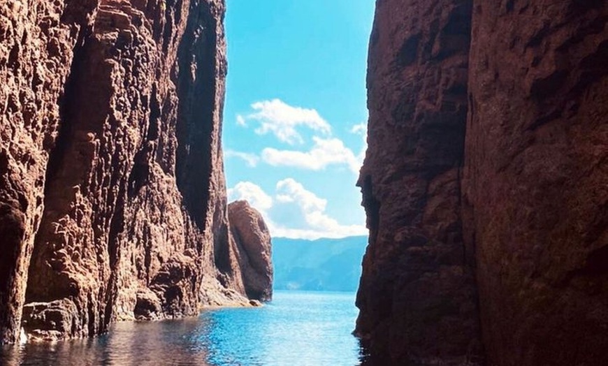 Image 10: excursion demi-journée /snorkeling calanques de piana-capo rosso