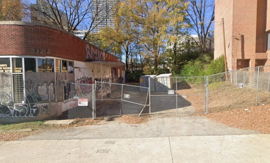 Image 3: Parking at 332 Piedmont Ave. NE. Lot