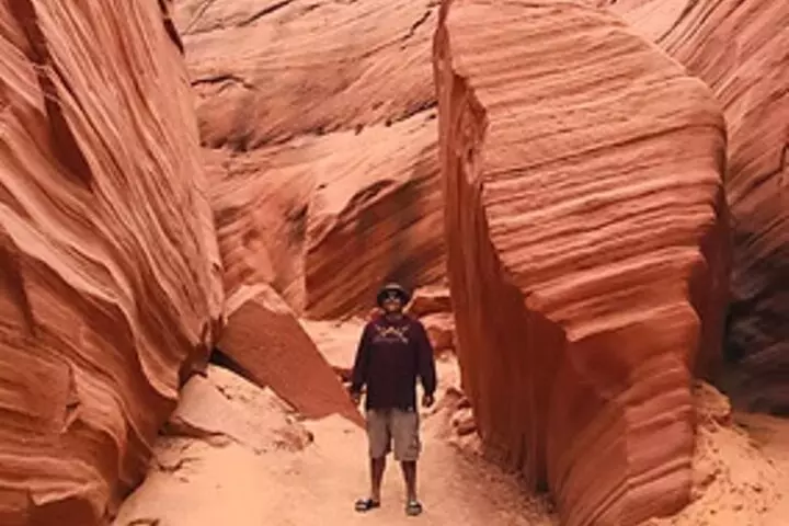 Page: (PRIVATE VIP) Hogan Upper Antelope Canyon Hiking Tour