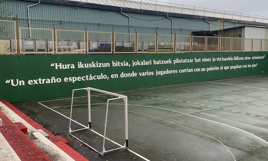 Image 4: Tour a Pie Sobre Los Orígenes del Fútbol en Bilbao y Vizcaya