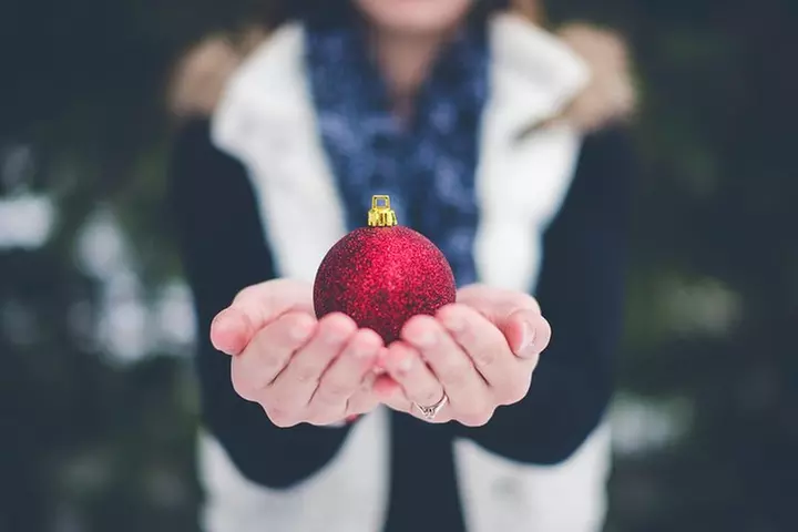 Holiday Scavenger Hunt in Elizabeth by Holly Jolly Hunt