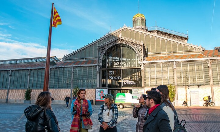Image 15: Come Como un Local en Barcelona : Tapas, Vino & Tradición