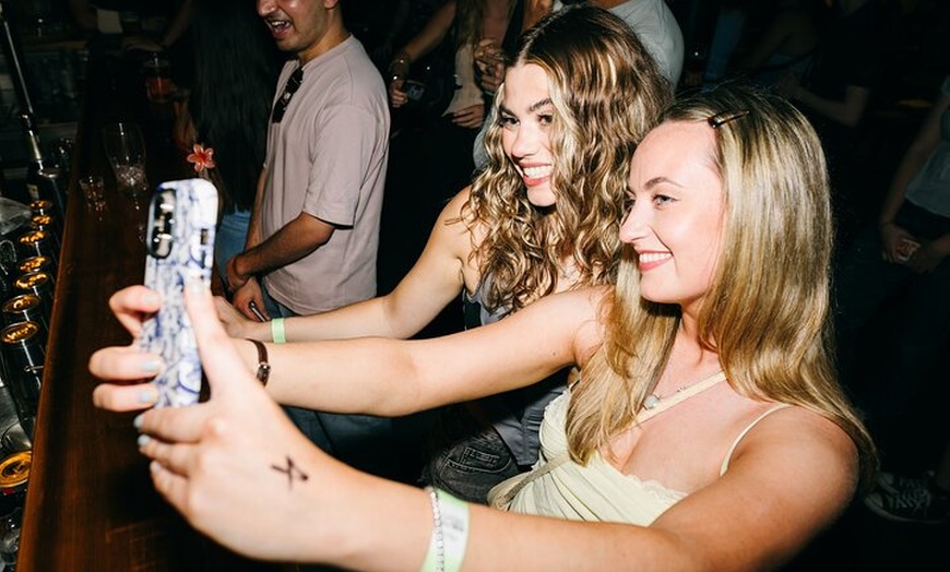 Image 2: St Kilda Pub Crawl: 5 Free Drinks & The Best Bars of Melbourne