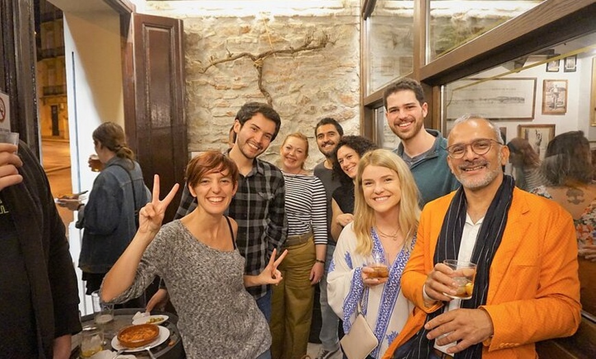 Image 10: Auténtico Tour de Tapas y Vinos en Fuengirola : ¡Come como un local!