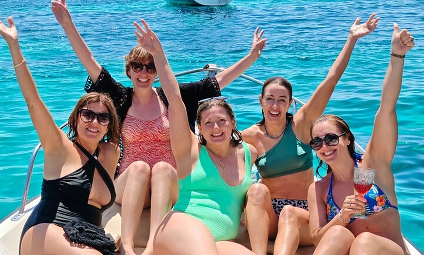 Image 2: Navega por Aguas Cristalinas y Descubre la Magia de Mallorca