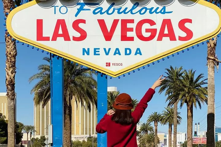 Las Vegas Day Tour – Hoover Dam, Seven Magic, Red Rock & Fremont - Primary Image