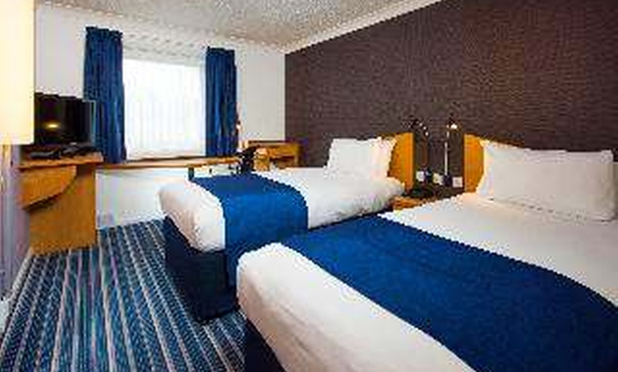 Image 27: ✈ WIELKA BRYTANIA | Londyn - Holiday Inn Express London - Wandswort...