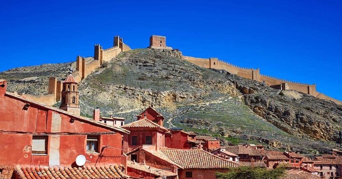 Paseo privado de 2 horas por Albarracín con guía local