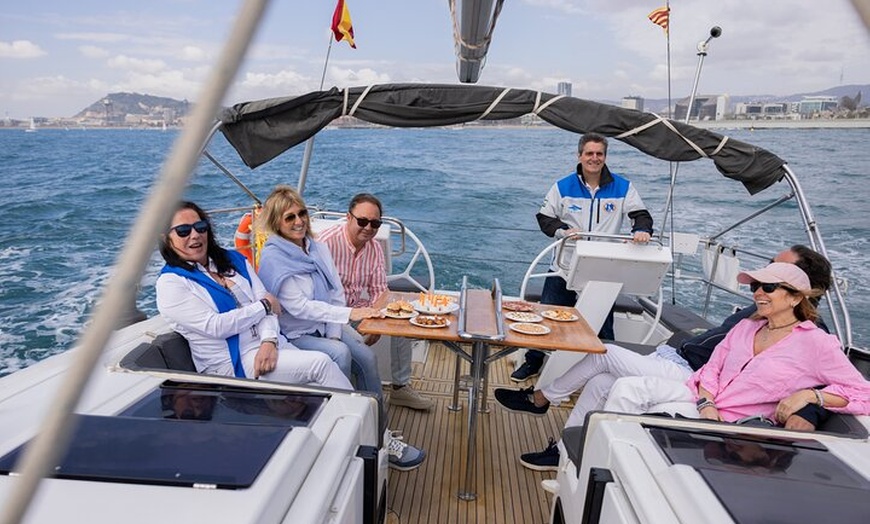 Image 4: Experiencia De Navegacion En Un Velero Exclusivo En Barcelona