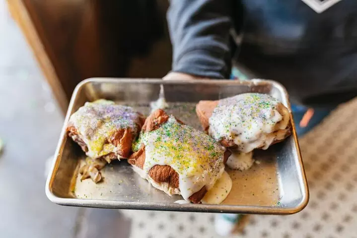 New Orleans Garden District Food, Drinks & History Walking Tour