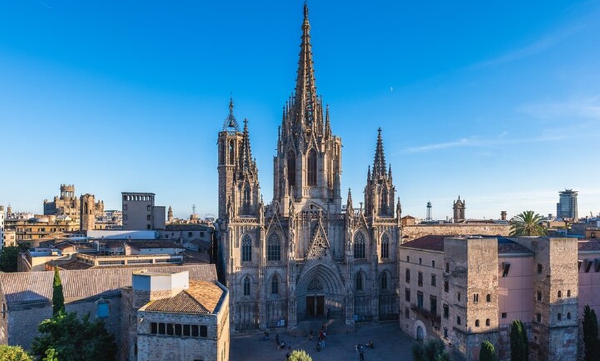 Image 5: Entrada a la Catedral de Barcelona