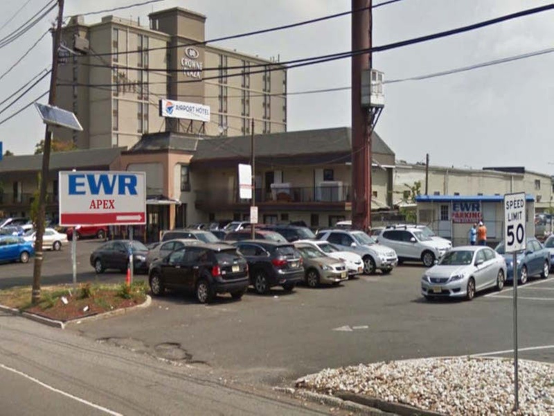 Convenient Airport Parking at EWR from $7.45