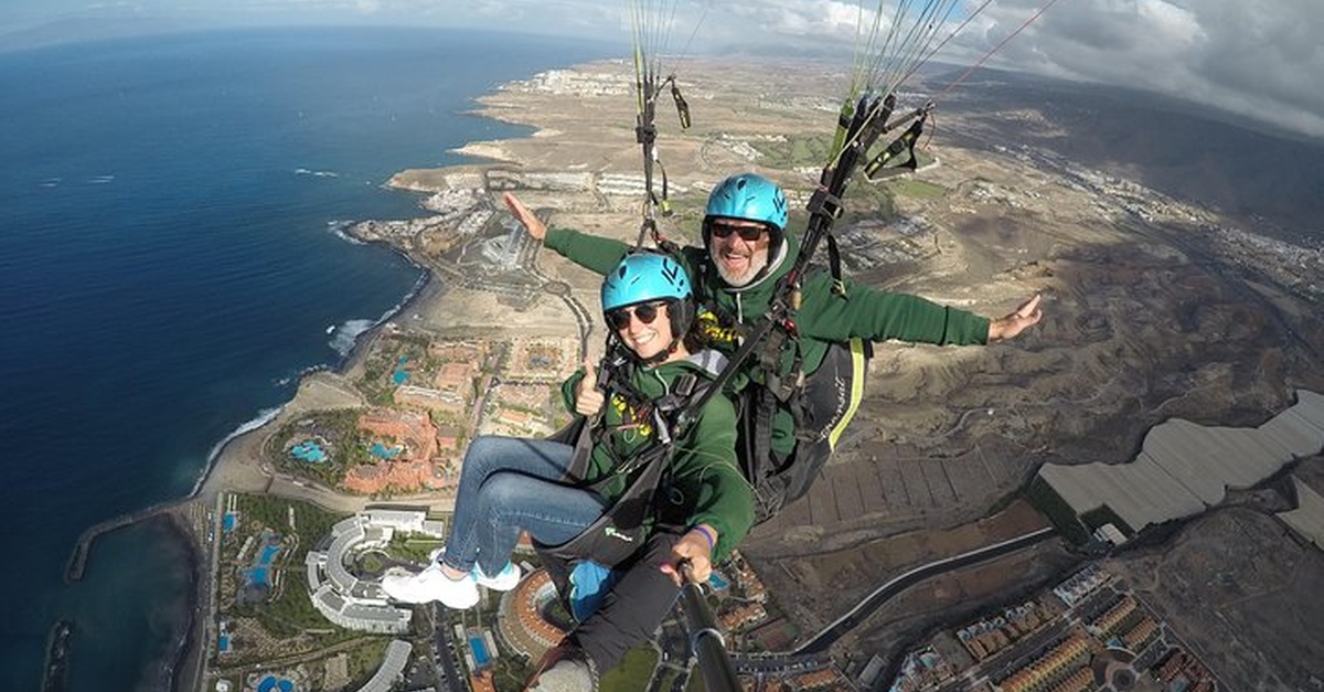 Vuelo en tándem en parapente en el sur de Tenerife