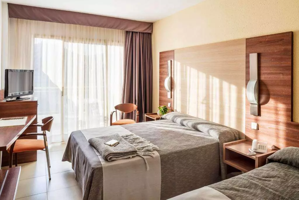 ✈ COSTA BARCELONA | Santa Susanna - Aqua Hotel Aquamarina & SPA 4*,...