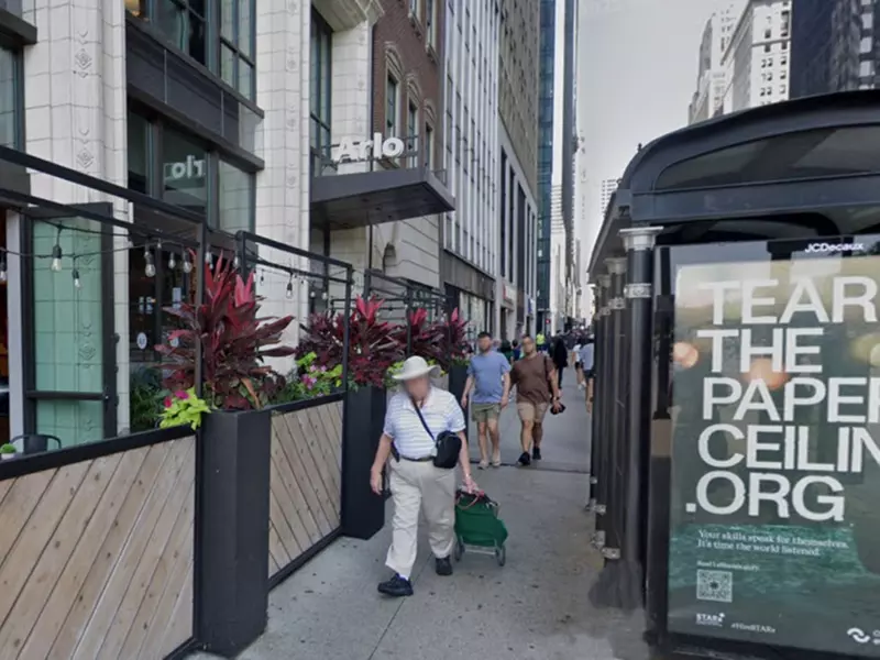 Parking at Arlo Hotel Chicago - Valet Kiosk - Second Medium