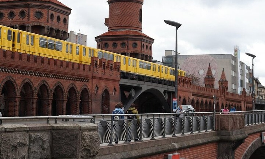 Image 2: Potsdam Private Tour von Berliner Schlössern, Parks und Geschichte