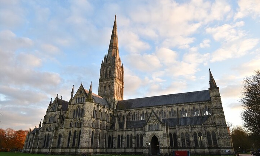 Image 6: Private Taxi Tour to Stonehenge and Sailsbury