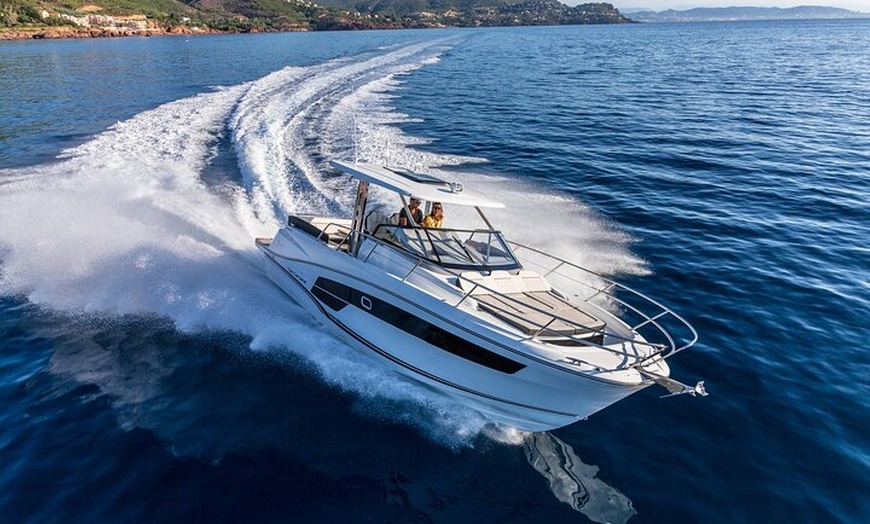 Image 1: Visite du Golfe de Saint-Tropez en bateau privé