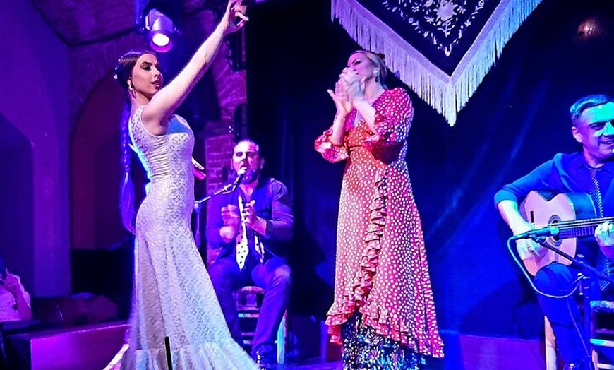 Image 9: Tablao Flamenco El Paraigua Espectáculo flamenco Barcelona modernista