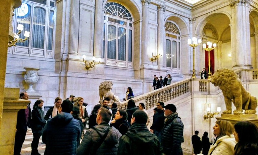 Image 14: Tour al Palacio Real de Madrid : Acceso prioritario con Guía Especi...
