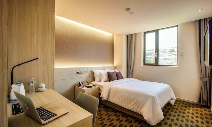 Image 3: ✈ SÜDKOREA | Seoul - Hamilton Hotel 3*, 3 Nächte - Außenpool