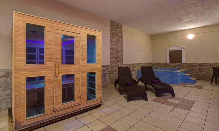 Image 3: ✈ MALTA | Qawra - Canifor Hotel 4* - Odkryty basen