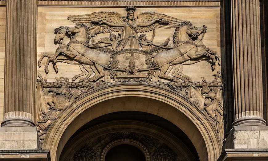 Image 2: Les Secrets des Façades du Louvre