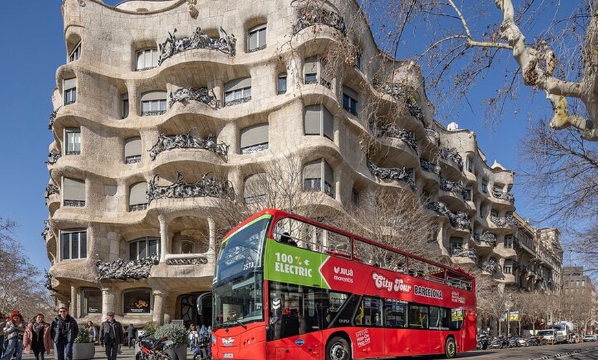 Image 13: Barcelona City Hop On Hop Off y FC Barcelona Immersive Tour