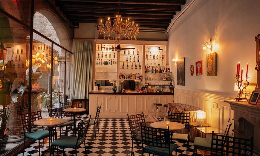 Image 6: Espectáculo de flamenco en el Palacio Dalmases de Barcelona