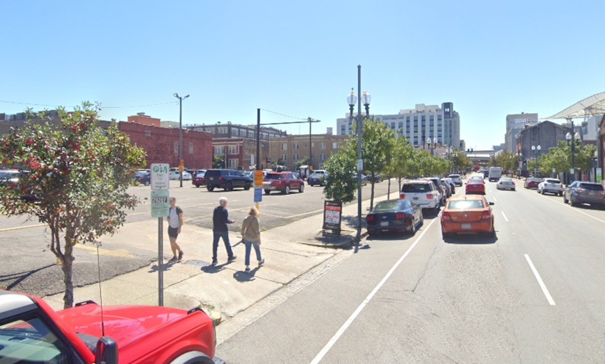 Image 2: Parking at Gordon Lot