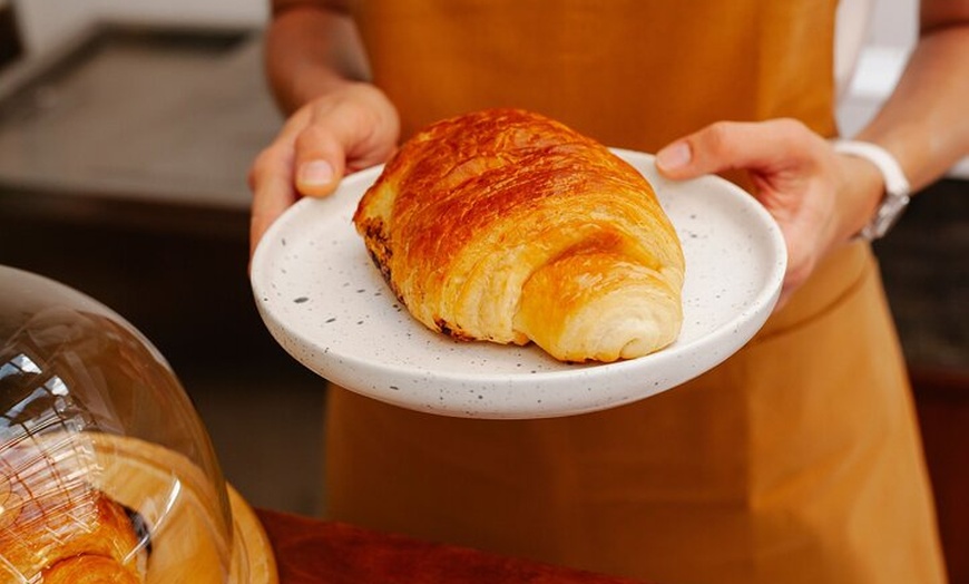 Image 10: Cours de Croissant & Pâtisserie Bicolore dans le Centre de Paris