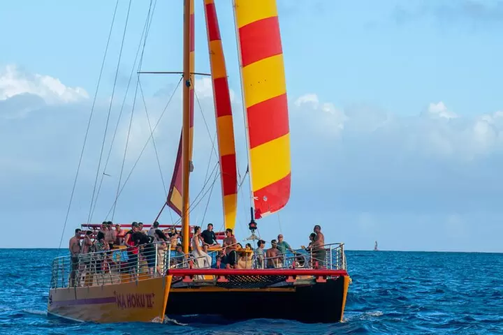 South Shore Open Sail from Kewalo Harbor Including Drinks