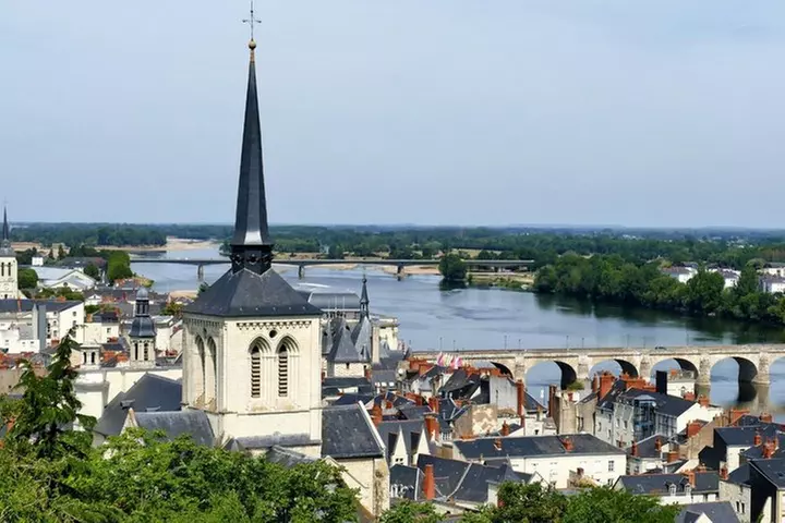 Saumur Visite audioguidée à pied 1h30 et 18 commentaires audios - Image 6