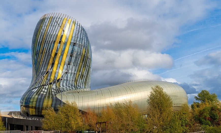 Image 3: Visite guidée privée de 2 heures à Bordeaux