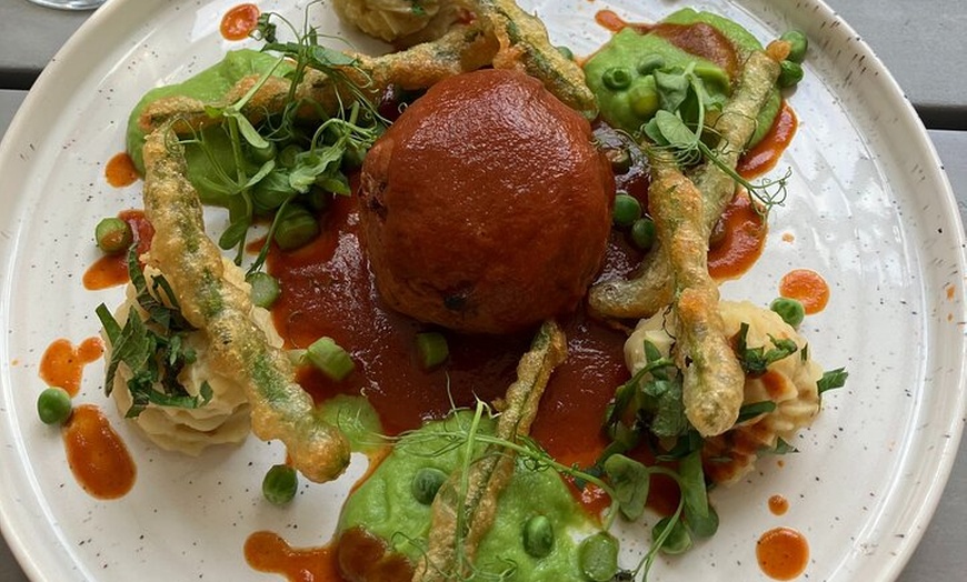 Image 4: Covent Garden Food Tour with local London guide