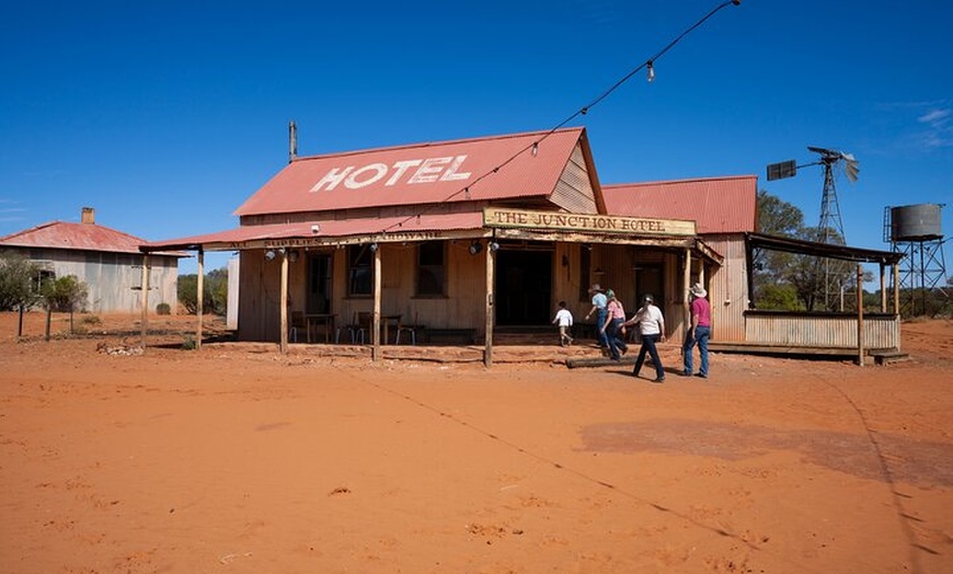 Image 2: Red Centre Journey Tour