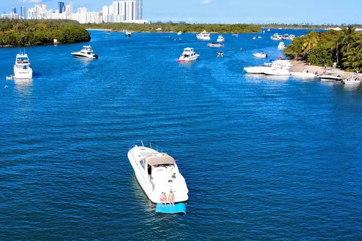 Miami Boat & Yacht for Day or Sunset Tour Cruise with Captain