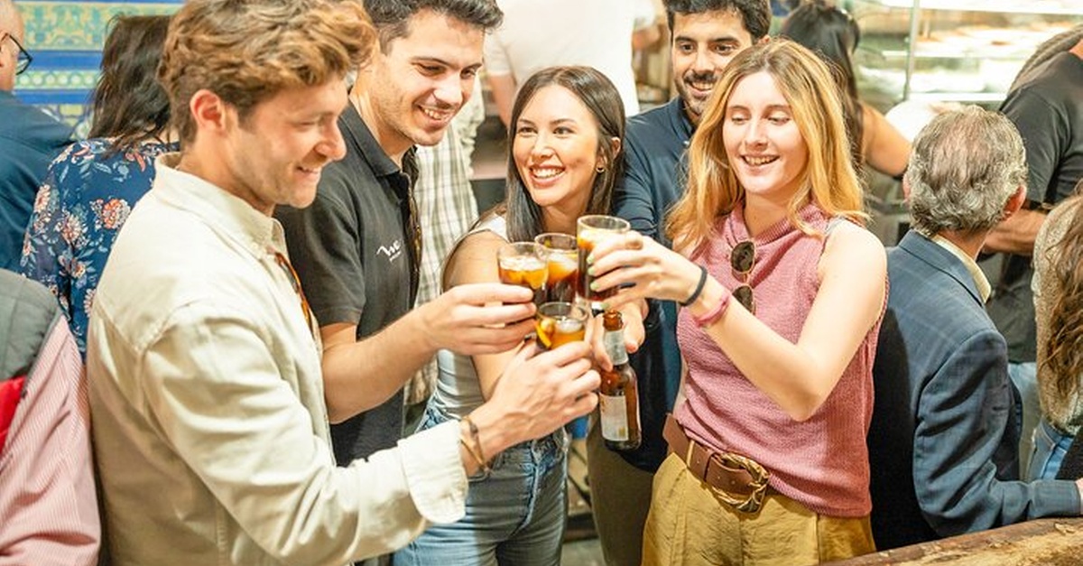 Experiencia privada de degustación de tapas y vinos en Sevilla