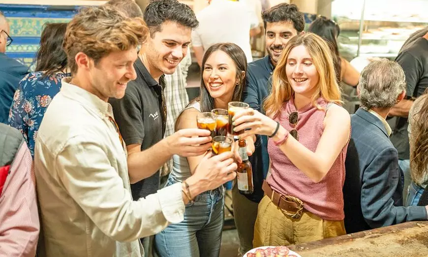 Image 1: Sevilla Tapas y cata de vinos con bebida en la azotea