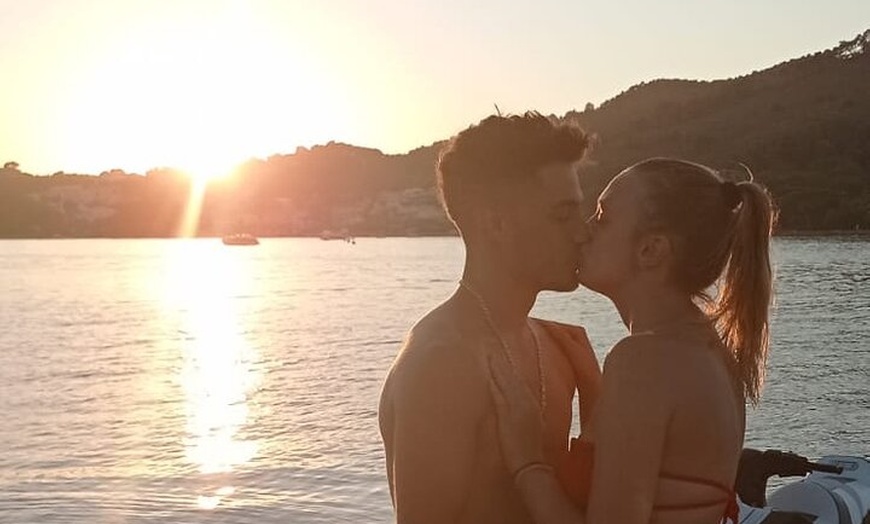 Image 4: Amanecer en moto de agua con copa de cava