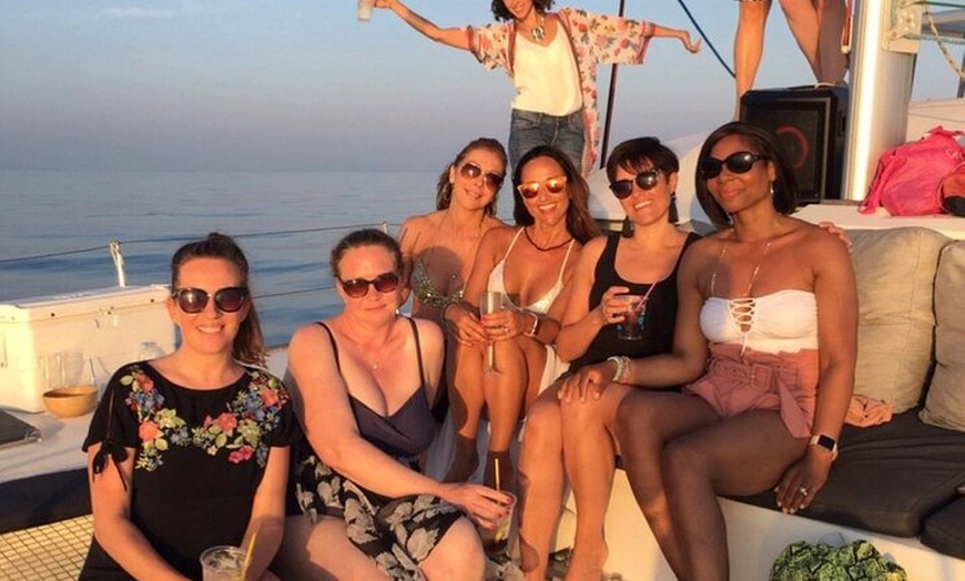 Image 12: Benalmádena: Vela y observación de delfines con aperitivos y bebidas